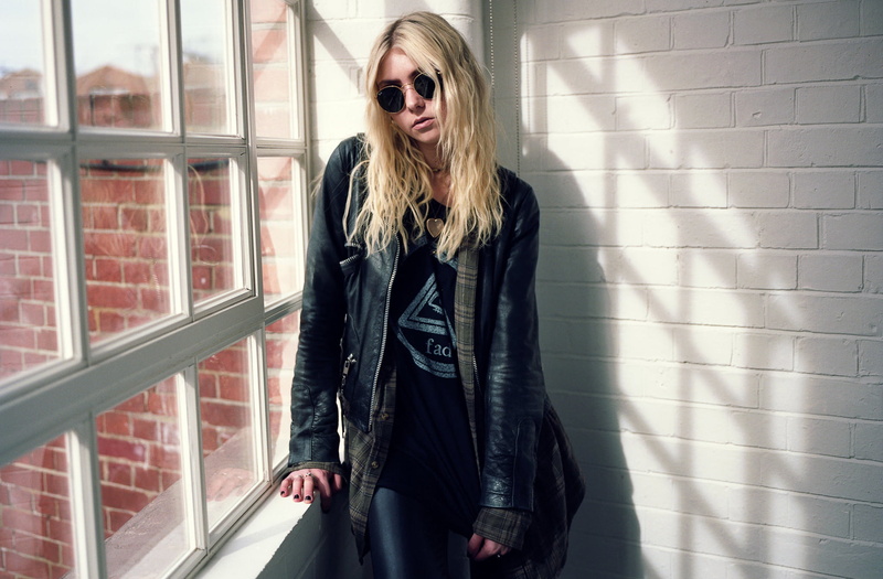 glasses, Songwriters, wavy hair, indoors, Black clothes, young woman, black jackets, music, blond hair, leather jackets, messy hair, women indoors, by the window