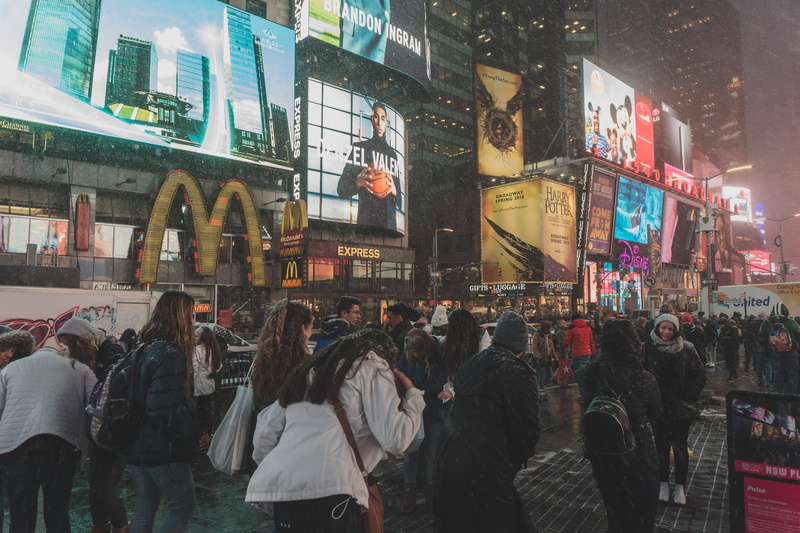 advertisement, busy, lifestyles, city street, street, nightlife, men, architecture, city life, people, walking, nyc, outdoors, new york, citycape, building exterior
