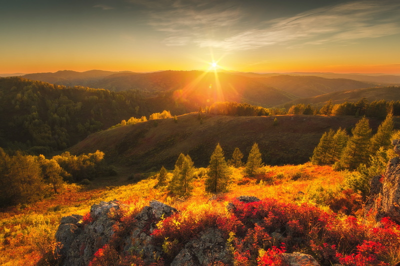 hills, nature, Rev Alex, mountains, trees, stones, forest, rays, autumn, the sun, 1080P, Altay, landscape