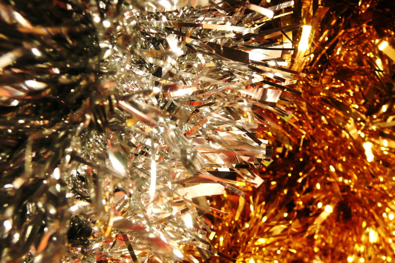 close-up, 2K, papers, tree, illuminated, materials, sparkles, christmas decoration, backgrounds, selective focus, glows, silver, holiday - event, glitters
