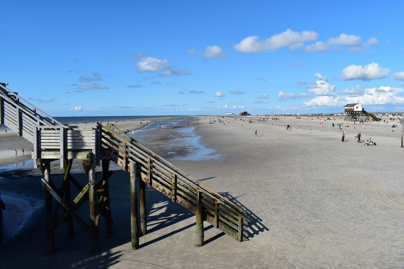 beach, strandweg 999, beauty in nature, day, 5K, water, outdoors, architecture, horizon, germany, real people, sankt peter-ording, cloud - sky, built structure