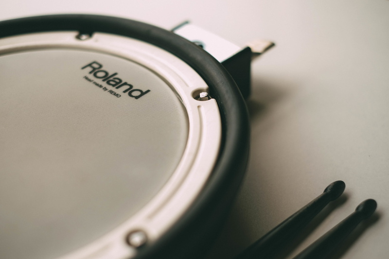 steel, metal, musical, drums, 4K, business, noise, sticks, concert, audio equipment, technology, instrument, selective focus, text, entertainment, indoors