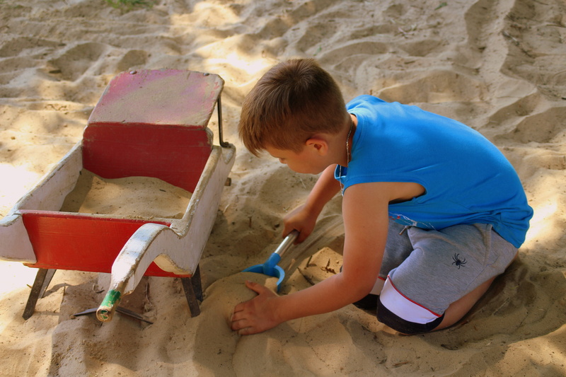 kid, leisure activity, males, high angle view, child, a person, beach, playing, one person, sand, nature, 5K, offspring, innocence, vacations, fun, side view
