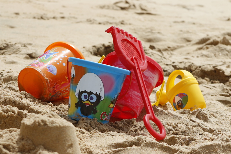 nature, sand pail and shovel, play, inflatable, sand, plastic, sandal, holidays, pails, close-up, bucket, still life, 2K, water, colored, beach, no people