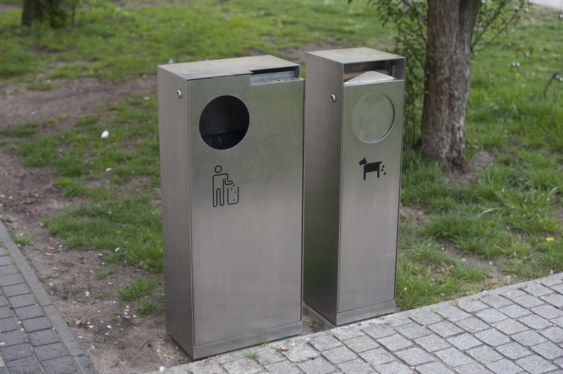 recycle bin, outdoors, communication, symbol, waste, can, plant, focus on foreground, day, waste disposal, recycling, bin, recycle, green color, trashcan