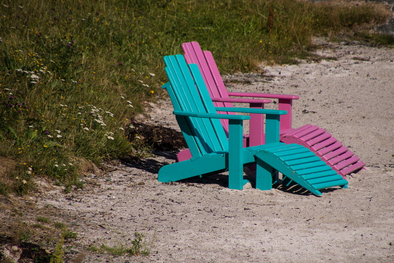 summer, nature, recline, double, seat, sand, blue, break, green color, pink, plastic, chair, high angle view, grass, pair, empty, plant, wood - material