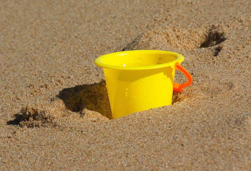 2K, yellow, plastic, cup, nature, Sand, single object, summer, toy, sunlight, selective focus, outdoors, Beach, container, brown, close-up, shadow, day