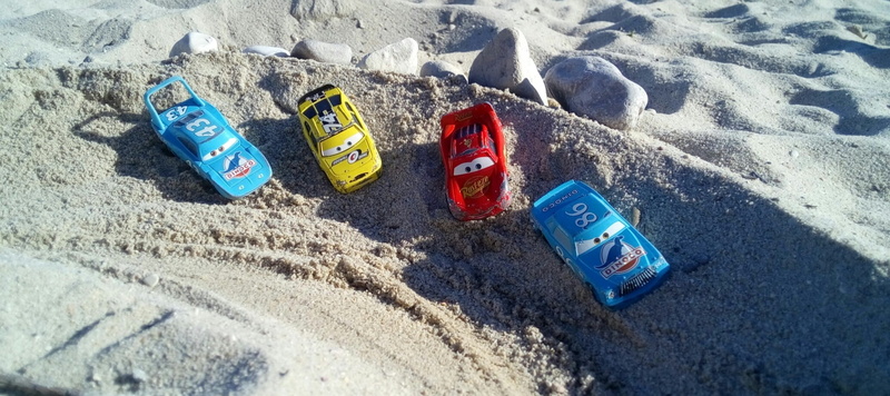 land, water, multi colored, no people, absence, flip-flop, 1080P, child, personal accessory, Car, sand, nature, Sand, high angle view, plastic, Toy, close-up