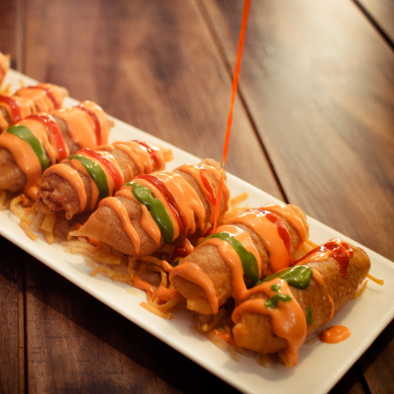 no people, high angle view, japanese food, food, ready-to-eat, food and drink, temptation, 2K, meat, dynamite prawns, garnish, indulgence, tray, serving size