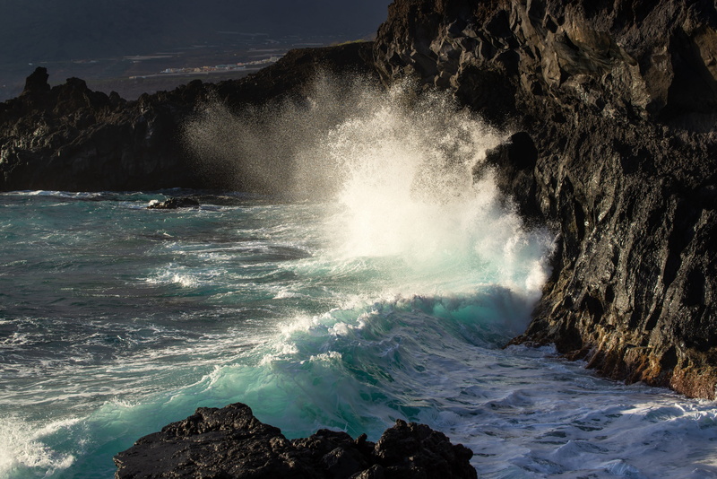aquatic sport, rock formation, nature, solid, splashing, force, power in nature, no people, power, surf, landscape, hitting, cliff, outdoors, breaking