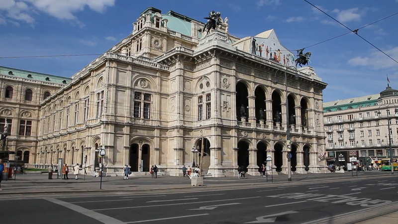 real people, Opera, incidental people, city, cloud - sky, group of people, architecture, Vienna, built structure, travel, architectural column, nature