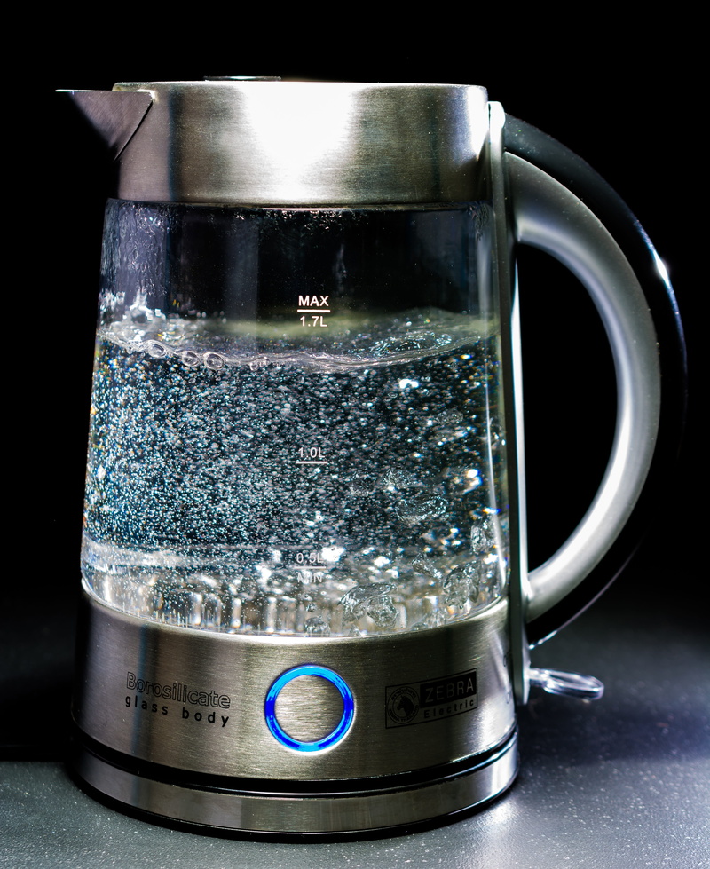 air bubbles, clear, boil water, single object, stainless steel, silver, hot, table, household equipment, glass, food and drink, freshness, refreshment