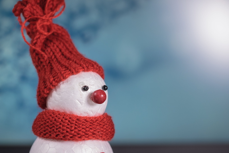 point, deco, figure, handicraft, art and craft, close-up, knit hat, warm clothing, felt, christmas, 4K, focus on foreground, wintry, snow ball, christmas greeting