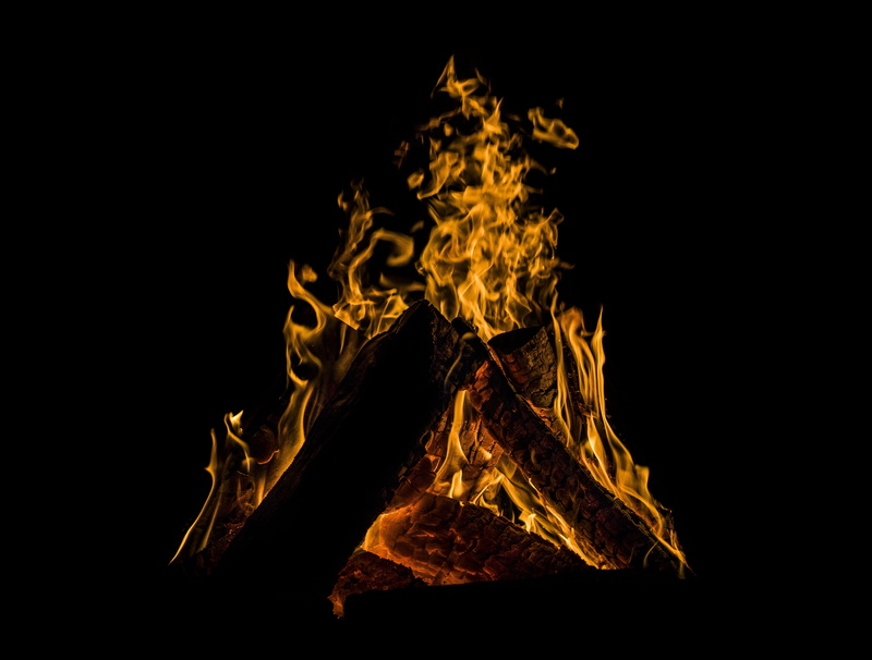 pretty, heiss, burnt, dark, fire - natural phenomenon, campfire, heat - temperature, hot, studio shot, single object, fireplace, fire, burning, heat wave