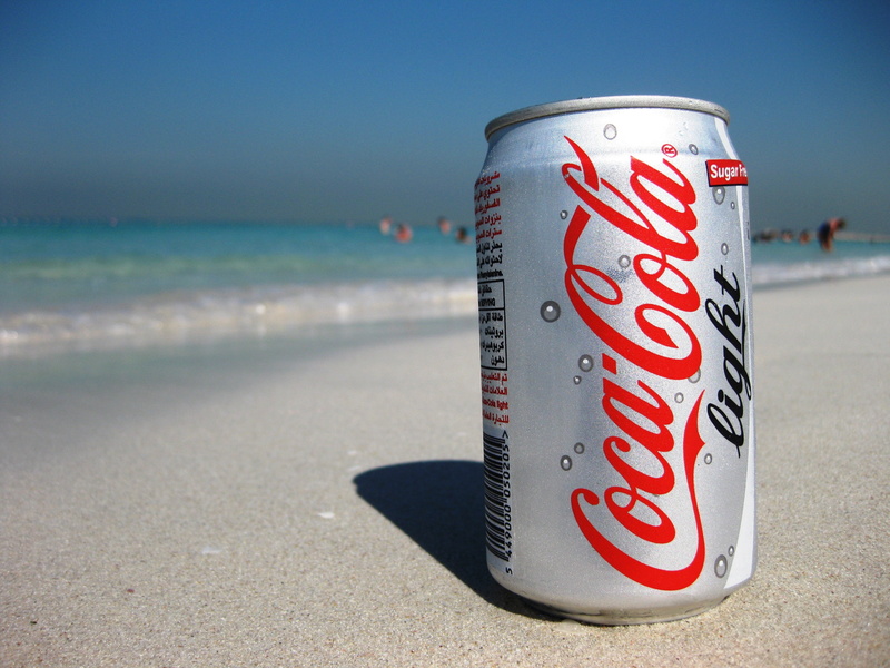 horizon, red, close, communication, no people, dubai, waves, shadow, outdoors, sandy beach, beach, nature, soft drinks, lake, himmel, sunlight, sky, coca