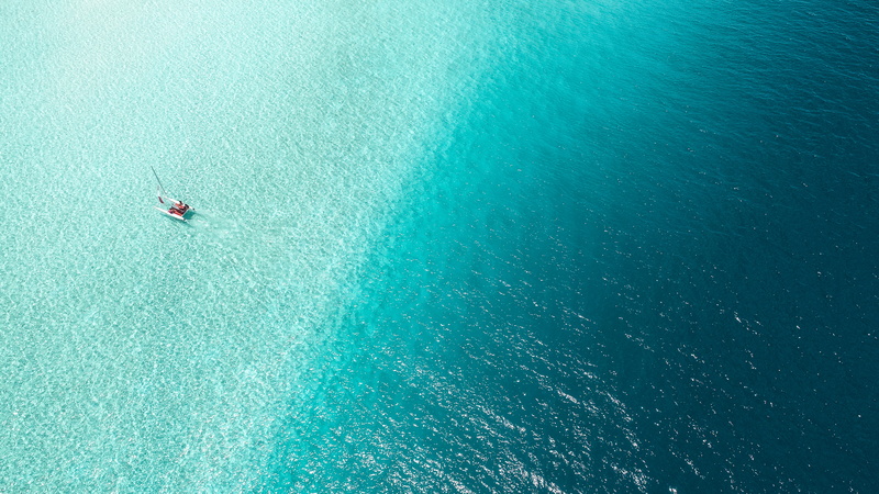 drone, travel, real people, scenics - nature, day, blue, outdoors, person, unrecognizable person, transportation, photography, rippled, natgeo, water, tranquility