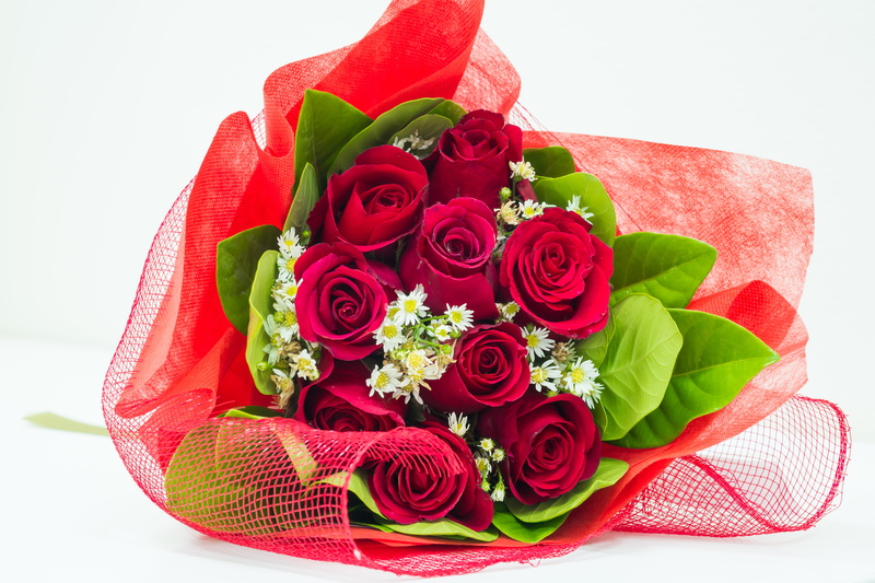 bouquet, white background, valentines Day - Holiday, for you, rose - Flower, still life, decoration, nice, anniversary, nature, plant part, beautiful, red roses