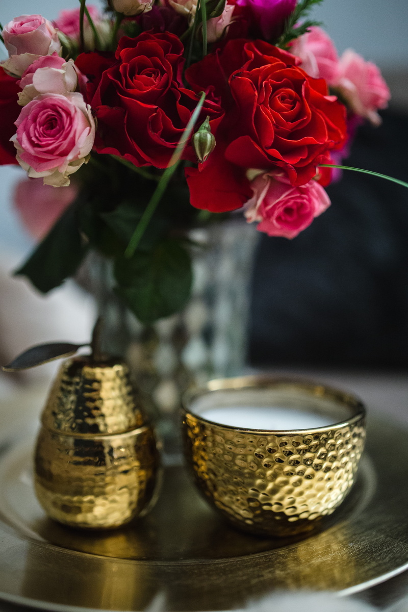focus on foreground, rose, red, flowers, fragility, close-up, roses, decorations, no people, table, candles, bouquet, beauty in nature, vulnerability, golden