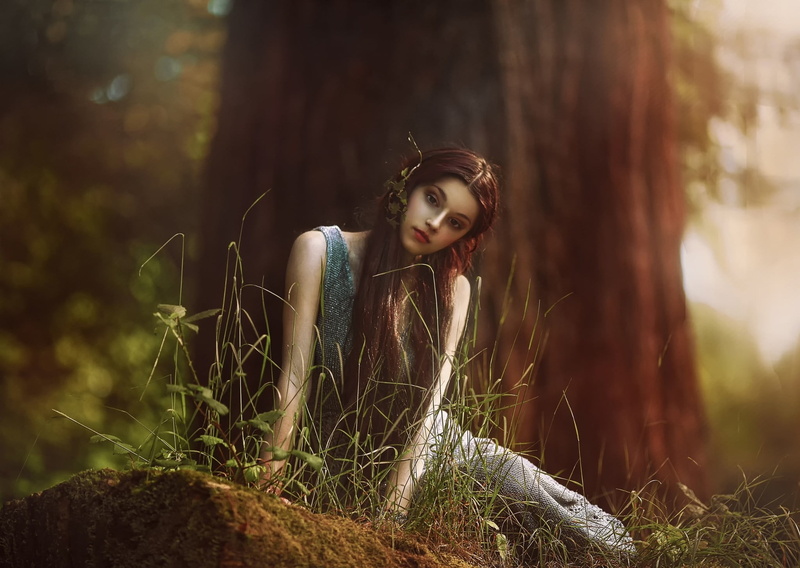 sleeveless, beauty, one person, leisure activity, 1080P, land, contemplation, blue, nature, adult, girl, daytime, plant, forest, real people, tree, outdoors