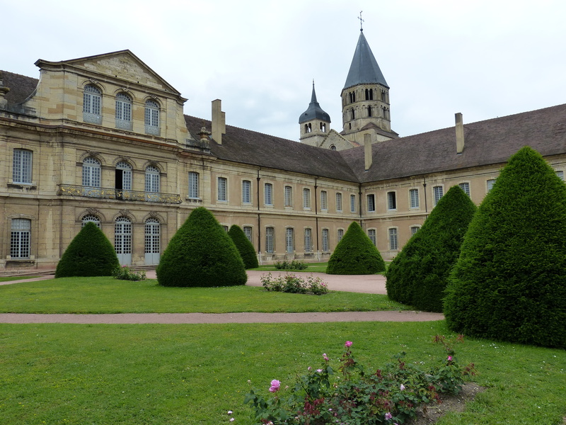 sky, no people, nature, outdoors, park, day, france, formal garden, garden, lawn, hedge, the past, 4K, facade, church, building exterior, rhône, saone