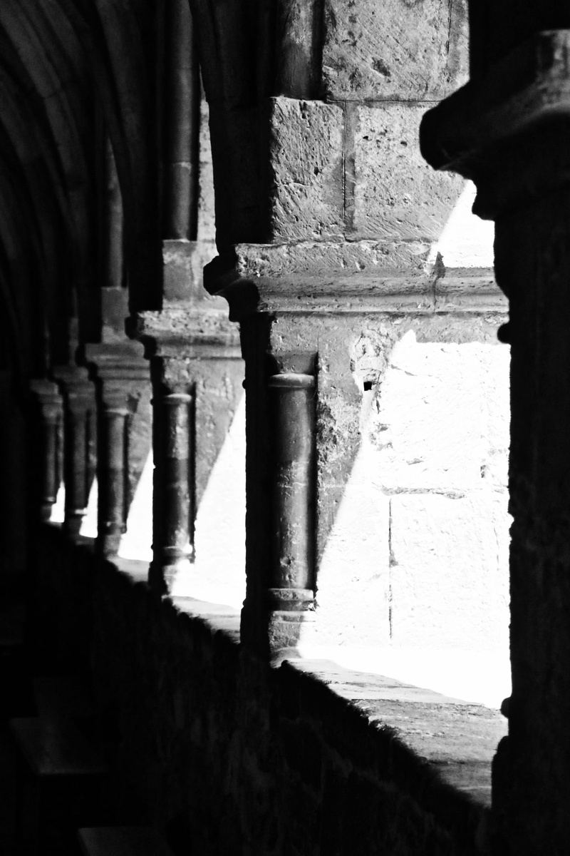 outdoors, architecture, travel destinations, building exterior, arcade, built structure, place of worship, ancient civilization, architectural column, religion