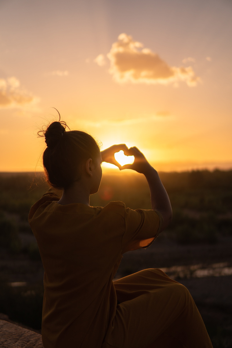 hair, golden hour, young women, sign, adult, 5K, hairstyle, women, shape, love, orange color, cloud - sky, sunrise, real people, beauty in nature, sky