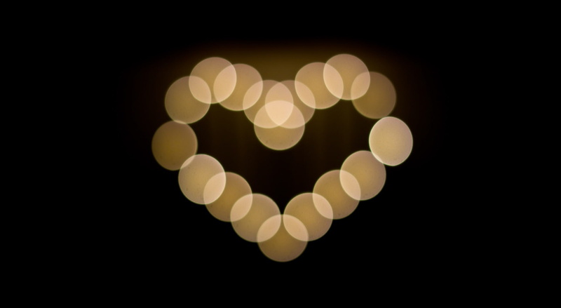 Golden, lighting equipment, heart shape, studio shot, Christmas, brown, 1080P, bokeh, night, illuminated, close-up, Love, geometric shape, black background
