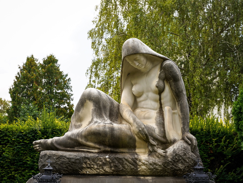 artwork, vienna, representation, sculpture, viennas central cemetery, growth, male likeness, female likeness, day, human representation, figure, grave