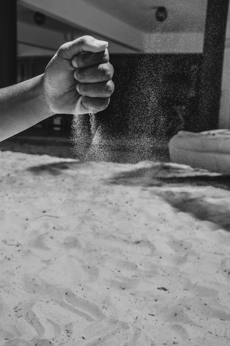 4K, ocean, motion, unrecognizable person, sand, palmtrees, one person, real people, focus on foreground, body part, men, indoors, kenya, holding, water