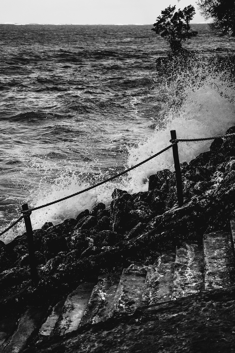 beauty in nature, sea, voyager, scenics - nature, waves, outdoors, horizon, sky, no people, nature, day, black and white, ocean, tranquil scene, fishing