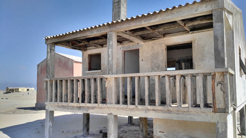 concrete, death acre, city, nature, building, fish, obsolete, 4 x 4, beach, history, landscape, no people, built structure, sky, abandoned, dos tigres