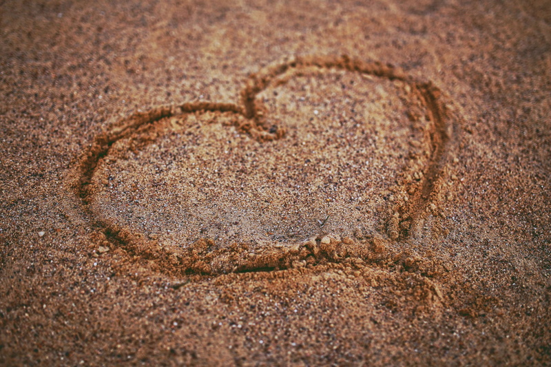 day, space, heart shape, 4K, full frame, dark, outdoors, ground, draw, sand, heart, close, environment, seashore, emotion, textured, selective focus, creativity