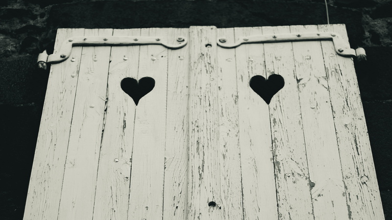 shape, day, positive emotion, window, wood, architecture, saint flour, heart, 5K, closed window, love, security, built structure, antique, no people, close-up