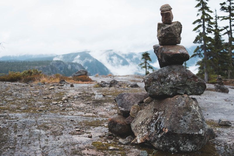 nature, tranquil scene, strathcona-westmin provincial park, hiking, sky, 5K, beauty in nature, mountains, cairn, zen-like, stone - object, non-urban scene