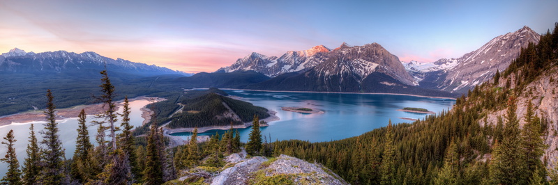 beauty in nature, environment, pine woodland, coniferous tree, trees, panoramic, pine tree, mountain range, sun, tranquility, plant, sky, forest, water