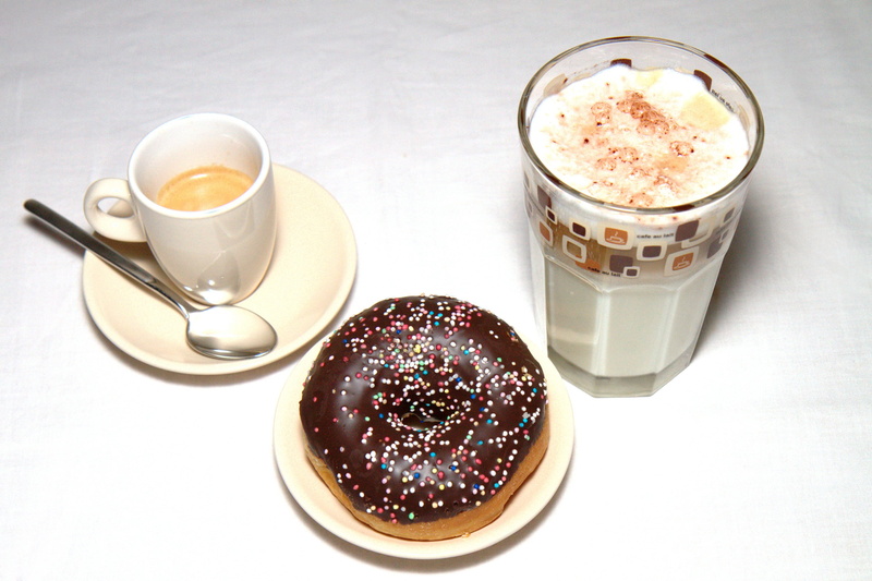 breakfast, still life, refreshment, drink, doughnut, milkshake, crockery, 2K, freshness, cafe, food and drink, meal, chocolate, hot drink, mug, sweet food