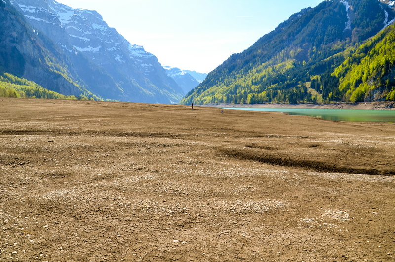 beauty in nature, sky, no people, remote, water, 4K, reservoir, mountain range, land, mountain, day, klöntal, alpine, bergsee, dehydrated, plant, tranquility