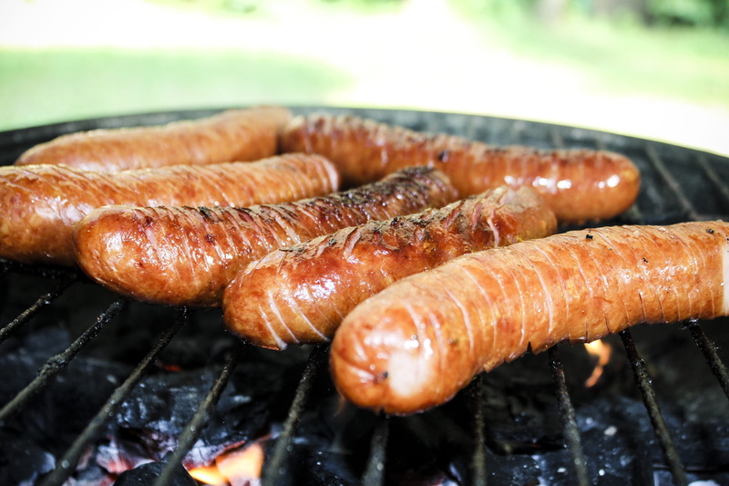 smoke, preparing food, temptation, eat, holidays, bake, relax, grill, freshness, sausage, red meat, hot, indulgence, 5K, snack, healthy eating, meat, hot dog