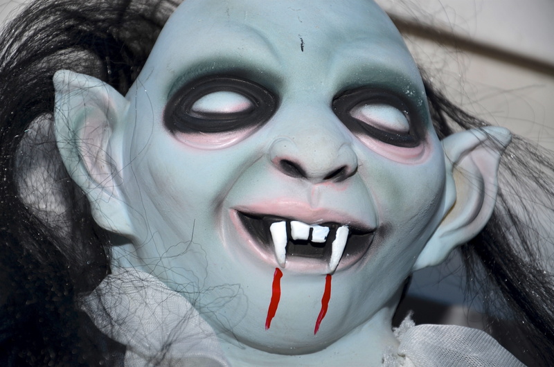 fear, bizarre, horror scary, human teeth, one person, looking at camera, make-up, monster - fictional character, face, paint, emotion, demon - fictional character