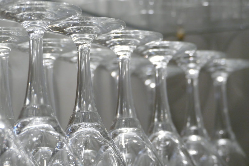 order, empty, indoors, silver colored, Transparent, carbonic acid, abundance, arrangement, glass - material, bottle, 5K, repetition, group of objects