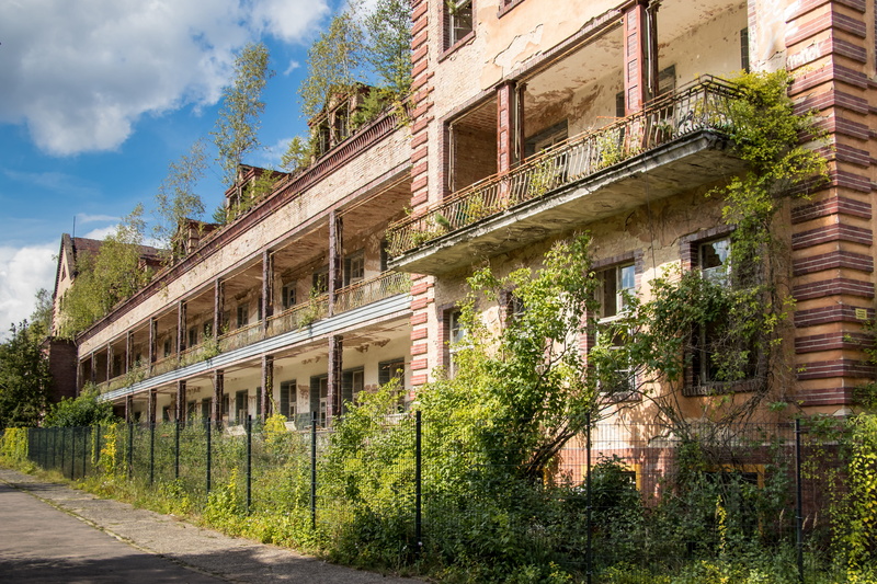 sky, building exterior, plant, old, hospital, architecture, window, cloud - sky, abandoned places, building, the past, beelitz, built structure, nature