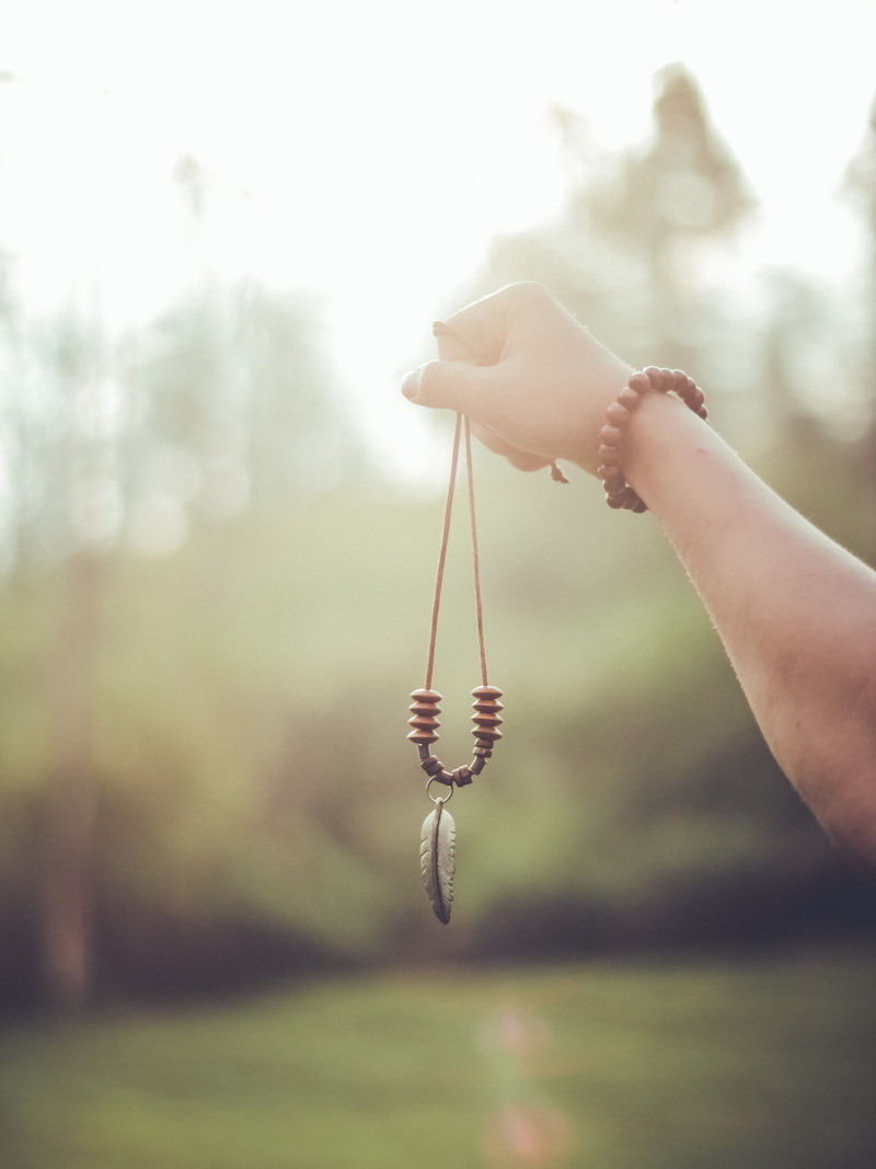 sun, hand, outdoors, men, jewelry, bandung, feather, close-up, morning, caucasian Ethnicity, females, human Hand, beaded, necklace, sunlight, rancaupa
