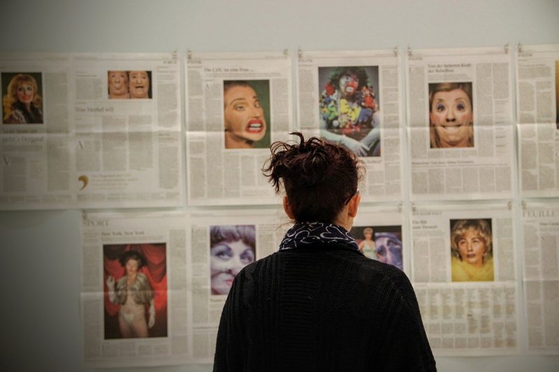 male likeness, representation, indoors, human representation, mid adult, group of people, art, art gallery, people, men, Museum, standing, adults only