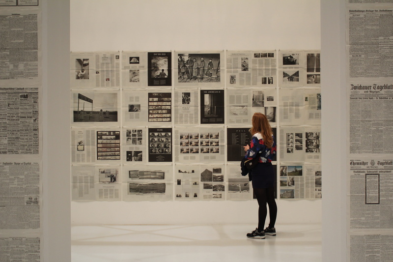 adults only, front view, real people, leisure activity, hairstyle, art, woman, day, indoors, arts, wall, full length, young adult, lifestyles, museum, see