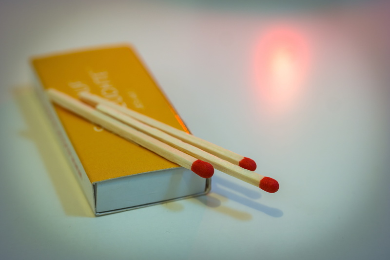 colored background, yellow, stick - Plant Part, close-up, no people, education, Hot, Matches, fire, day, 5K, match, red, Fire, sweet food, matchbox, advent