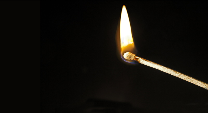 single object, wood, sticks, close-up, kindle, head, matchstick, match - lighting equipment, studio shot, burn, hot, fire - natural phenomenon, luminosity