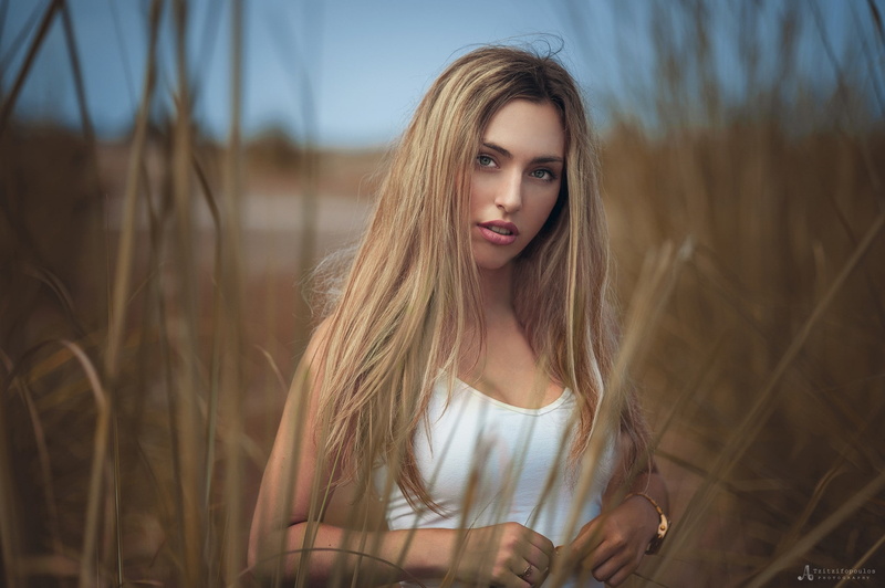 women, timothy grass, beautiful woman, young adult, 1080P, outdoors, beauty, long hair, fashion, blond hair, adult, hair, young women, one person, blonde