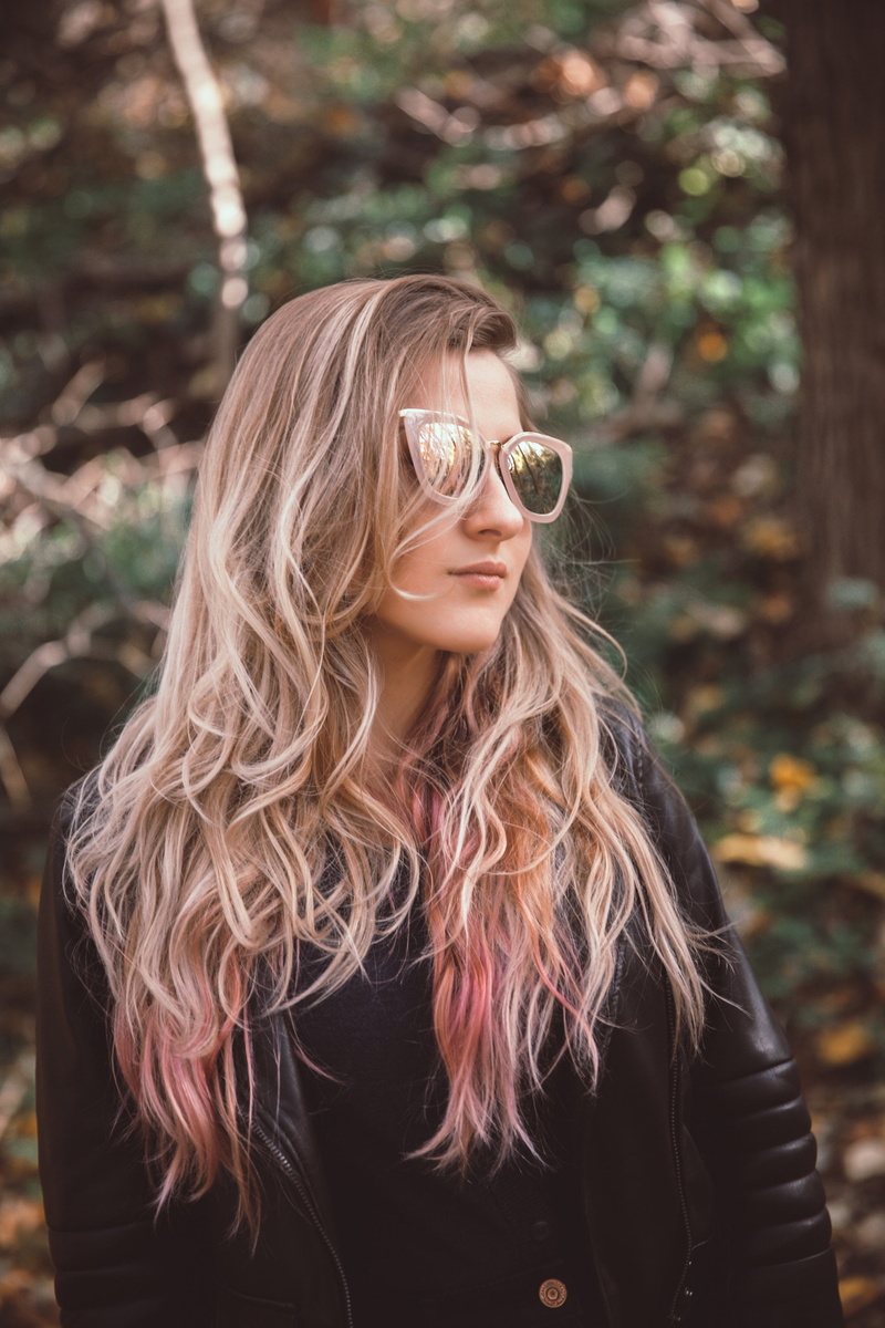 portrait, women with shades, glasses, casual clothing, 2K, outdoors, hairstyle, teenager, fashion, women, day, adult, beautiful woman, lifestyles, young women