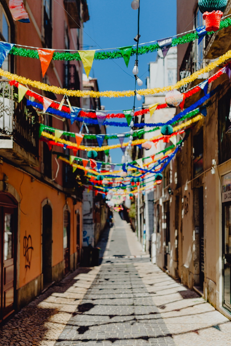 Saint Anthony, 5K, focus on foreground, day, decoration, anthony, lighting equipment, decorations, portugal, lisboa, built structure, celebration, alfama