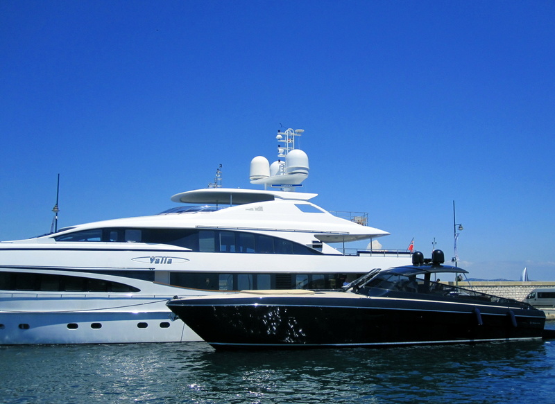 boat, vehicle, modern, day, clear sky, 1080P, no people, sea, craft, sky, passenger craft, luxury, mode of transportation, cruise ship, sailboat, transportation
